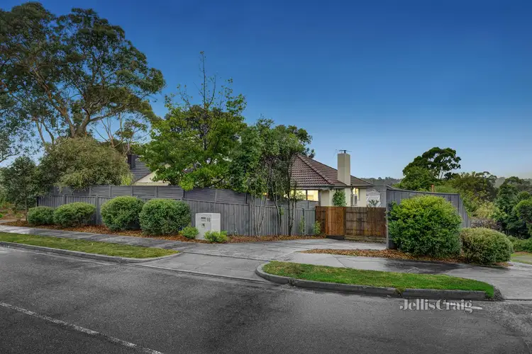 16 Bonnie Doone Street, Briar Hill VIC 3088