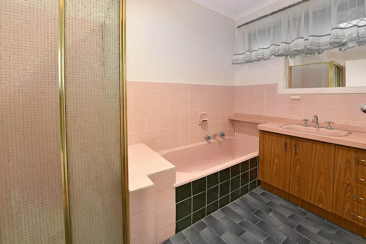 Fifth view of Homely house listing, 6 St Agnes Court, Avondale Heights VIC 3034