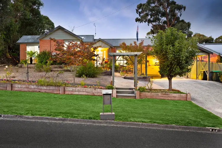 12 Mount Helen Avenue, Mount Helen VIC 3350