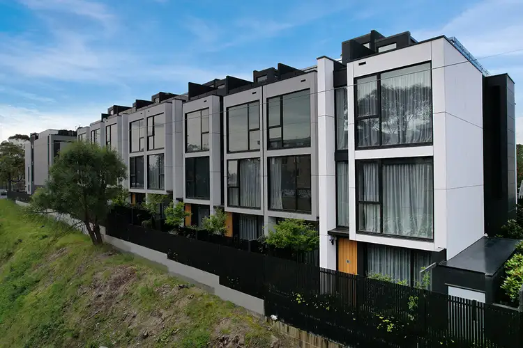 2 Bridleway Walk, Parkville VIC 3052