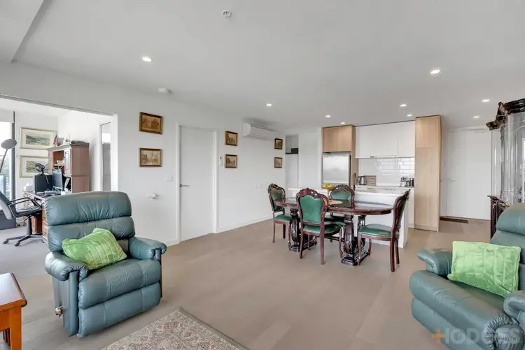 709/6 Railway Road, Cheltenham VIC 3192