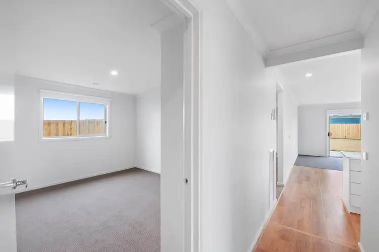 Fifth view of Homely house listing, 10 Sorrel Avenue, Bonshaw VIC 3352