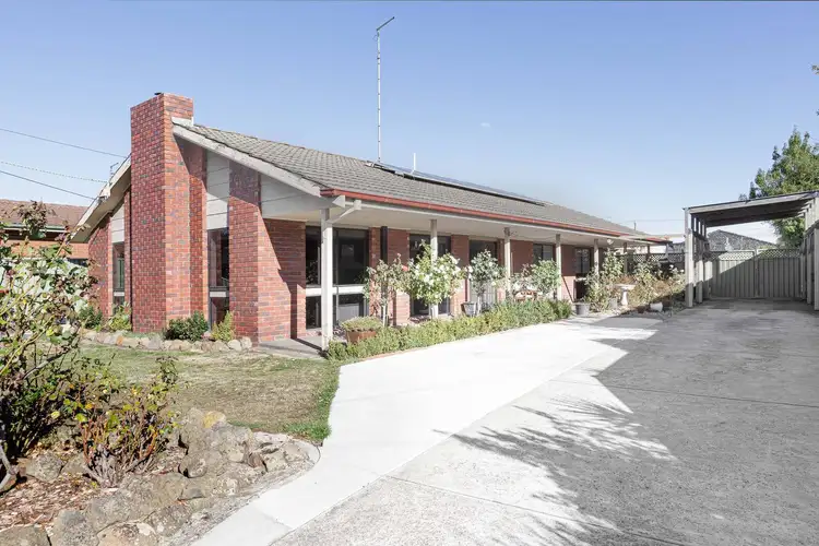 9 Marie Crescent, Wendouree VIC 3355
