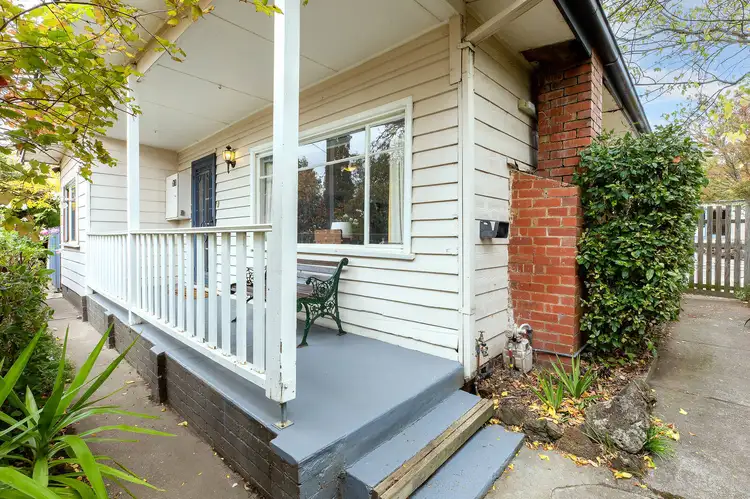 27 Melbourne Road, Creswick VIC 3363