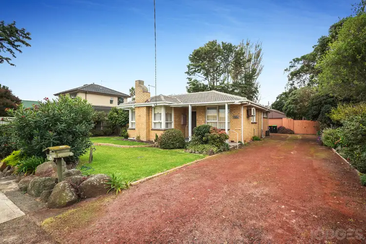 15 Ivan Avenue, Edithvale VIC 3196