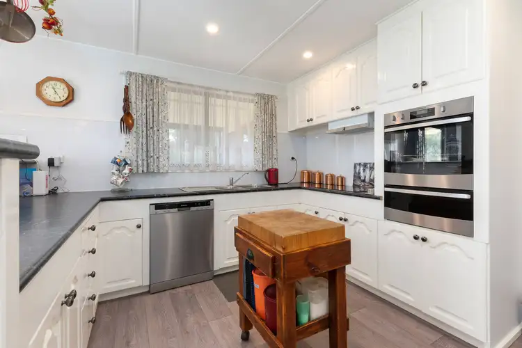 Sixth view of Homely house listing, 2 Carter Street, Broomfield VIC 3364