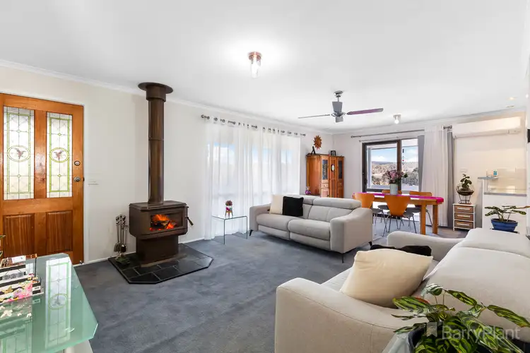 Fifth view of Homely house listing, 10 John Court, Waterford Park VIC 3658