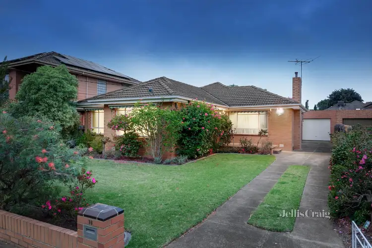 18 Kelsall Court, Hampton East VIC 3188