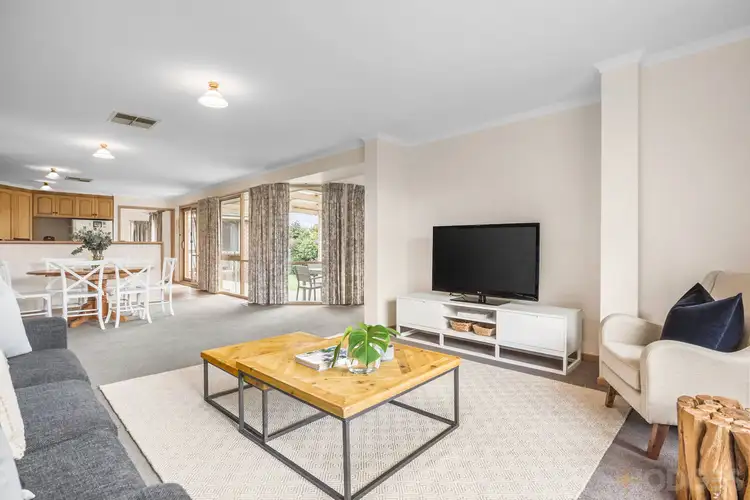 Second view of Homely house listing, 2/7 Templeman Court, Aspendale Gardens VIC 3195