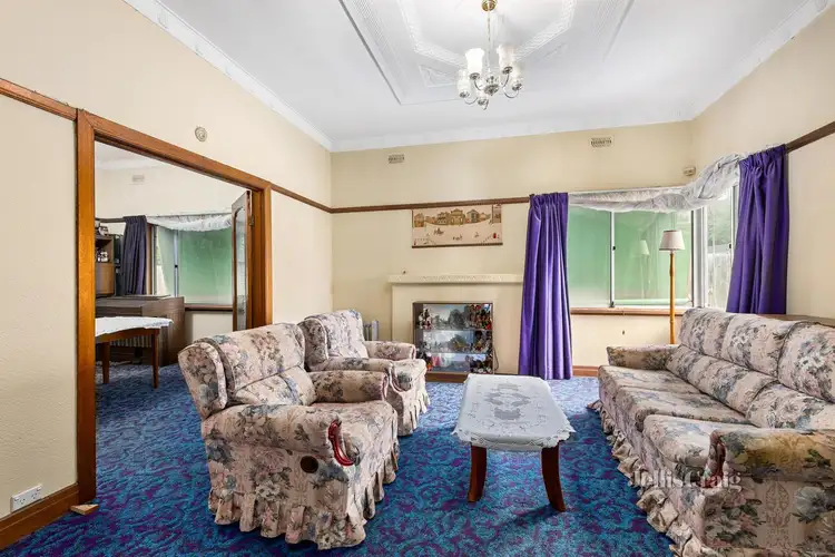 Second view of Homely house listing, 18 Seaview Avenue, Bentleigh VIC 3204