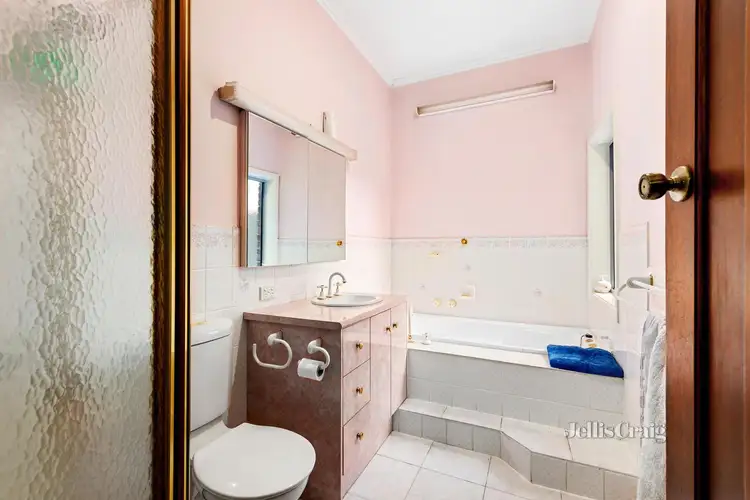 Fifth view of Homely house listing, 18 Seaview Avenue, Bentleigh VIC 3204