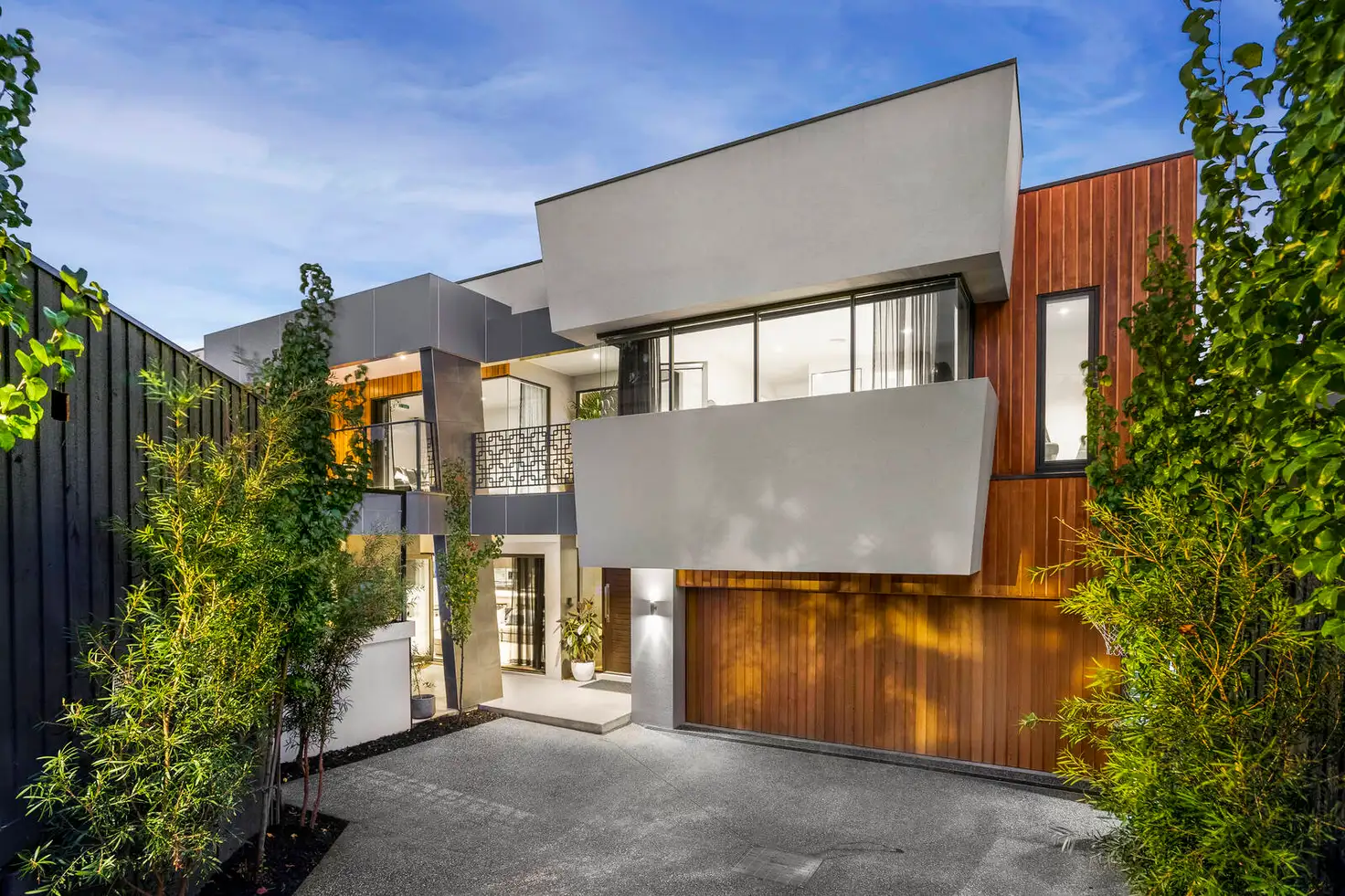 Main view of Homely house listing, 2/4 Karwitha Street, Vermont VIC 3133