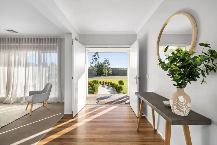 25 Treetop Drive, Cardigan VIC 3352