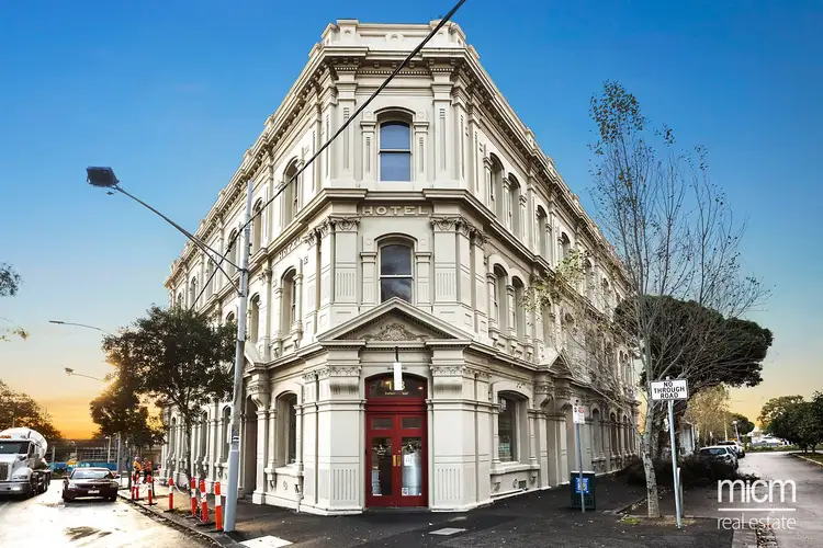 211/5 Stawell Street