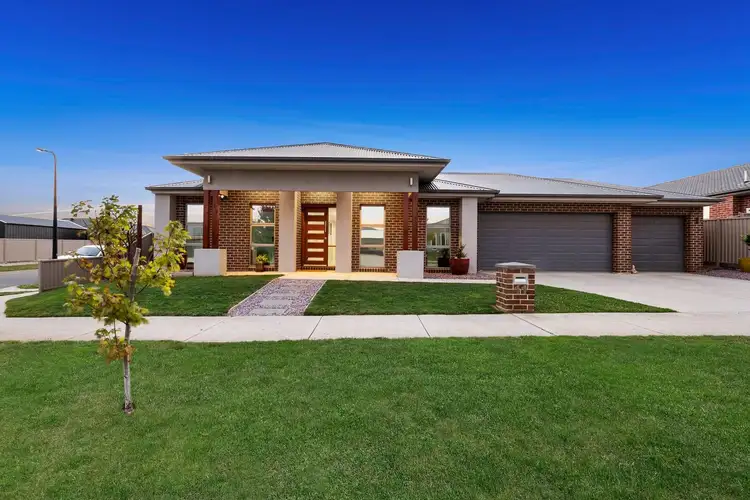 11 Yorkdale Boulevard, Winter Valley VIC 3358