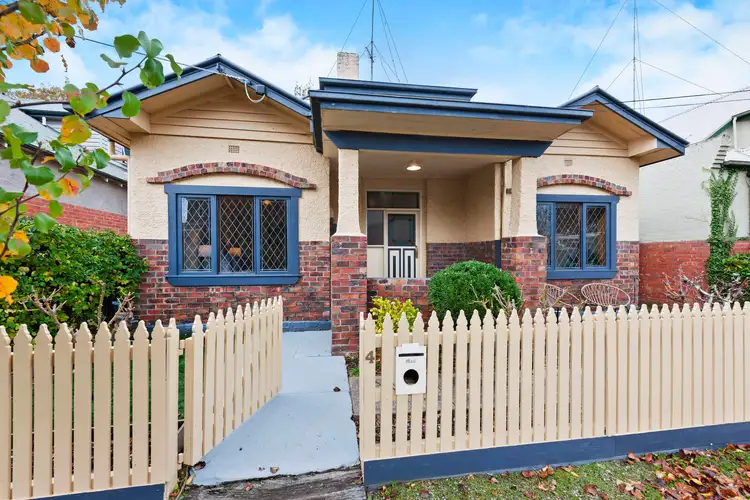 4 Tennis Street, Lake Wendouree VIC 3350