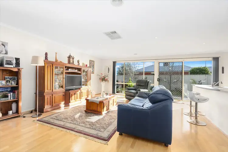 Seventh view of Homely house listing, 8 Willowbank Pocket, Pakenham VIC 3810
