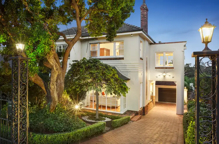 2 Myrnong Crescent, Toorak VIC 3142