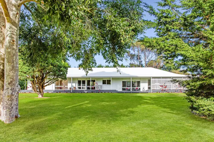 4 Seaview Avenue, Tuerong VIC 3915