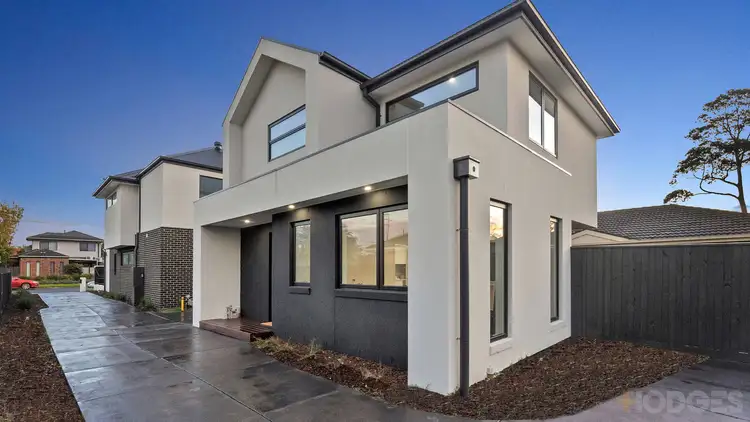 2/61 Follett Road, Cheltenham VIC 3192