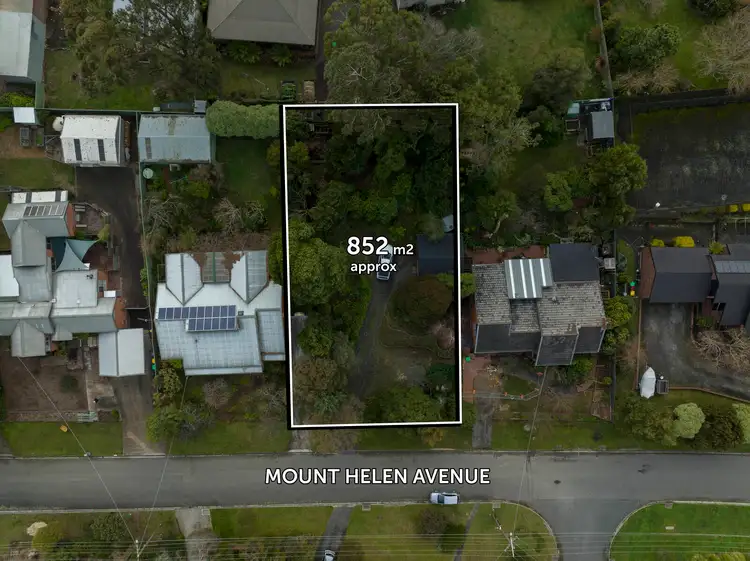 8 Mount Helen Avenue, Mount Helen VIC 3350