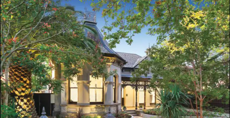 6 Dickens Street, Elwood VIC 3184