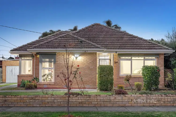 Main view of Homely house listing, 2 Shrewsbury Street, Bentleigh East VIC 3165