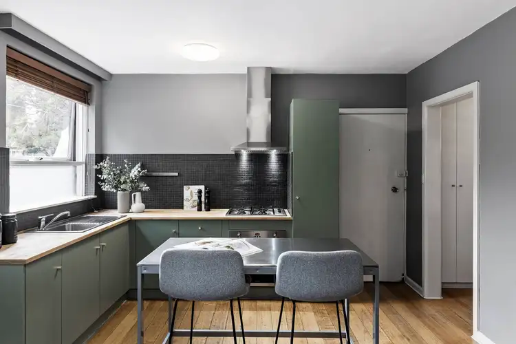2/37 Gurner Street, St Kilda VIC 3182