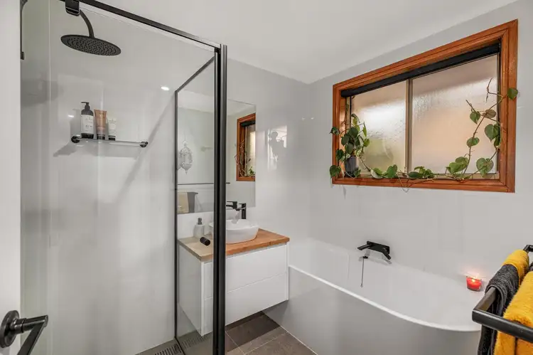 Fifth view of Homely unit listing, 2/2 Fernside Avenue, Briar Hill VIC 3088