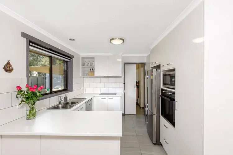 Fifth view of Homely house listing, 3 Belalie Court, Mount Pleasant VIC 3350