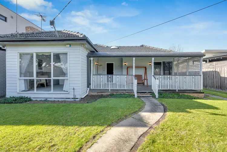 33 Ivan Avenue, Edithvale VIC 3196