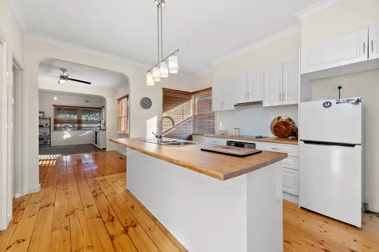709 Pleasant Street South, Redan VIC 3350
