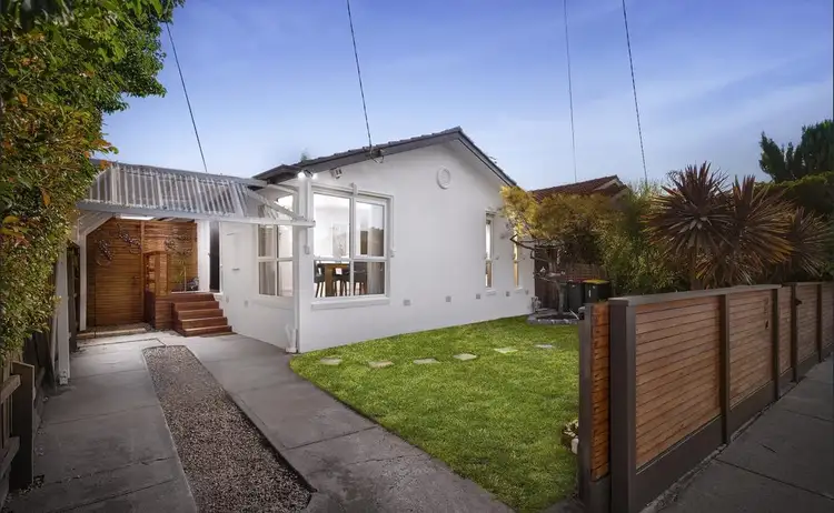 89 Yarra Street