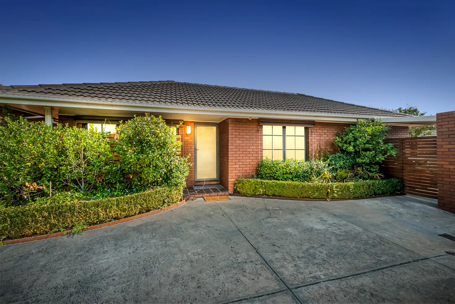 Main view of Homely unit listing, 4 1086-1088 Nepean Highway, Highett VIC 3190