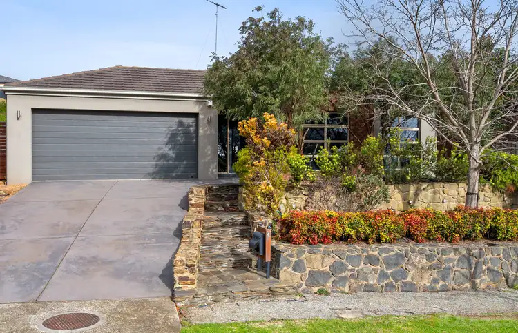 21 Esperence Crescent, Highton VIC 3216