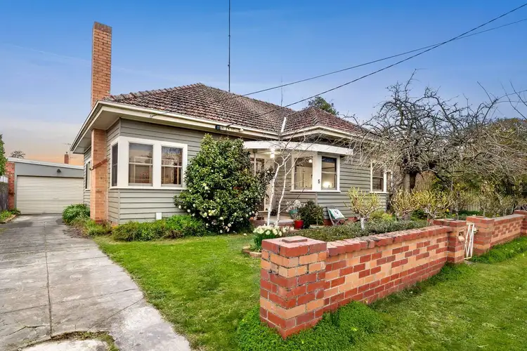 5 Collard Street, Newington VIC 3350
