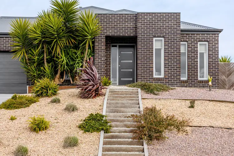 6 Hammill Close, Canadian VIC 3350