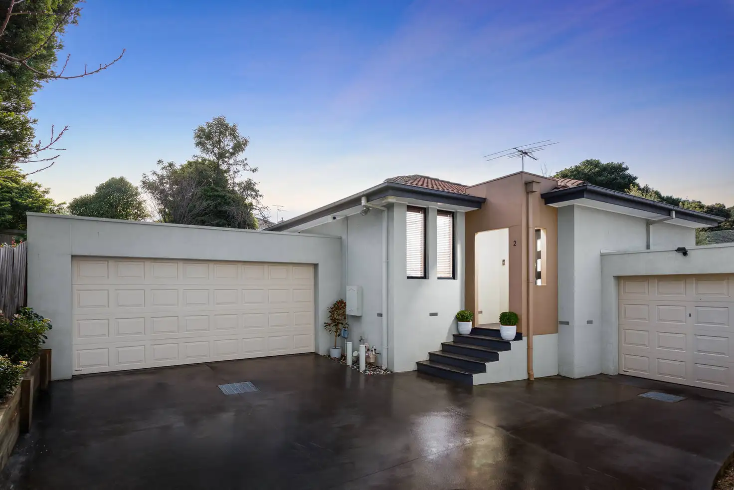 Main view of Homely unit listing, 2/1 Arthur Street, Ashwood VIC 3147