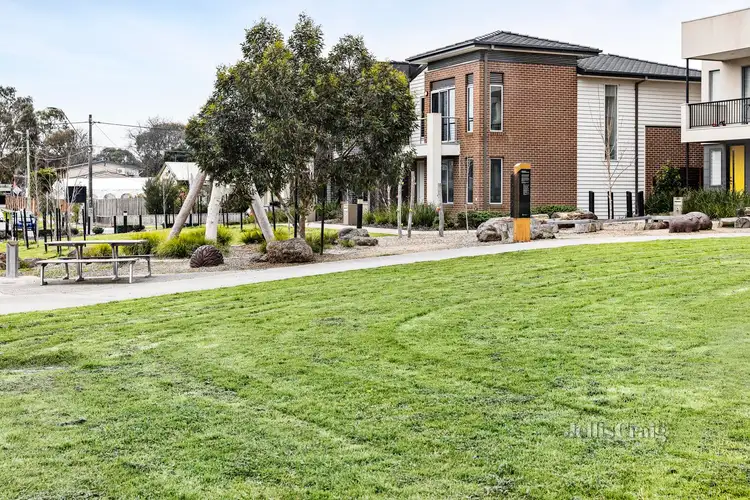 22 Heffernan Walk, Heidelberg Heights VIC 3081