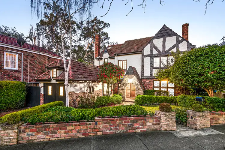 4 Turnbull Avenue, Toorak VIC 3142