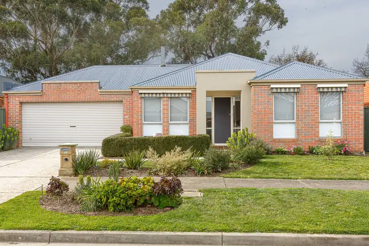 24 Parbury Avenue, Lake Gardens VIC 3355