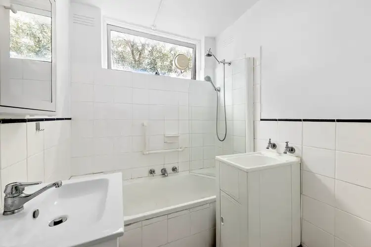 Fifth view of Homely apartment listing, 1/19 Roxburgh Street, Ascot Vale VIC 3032