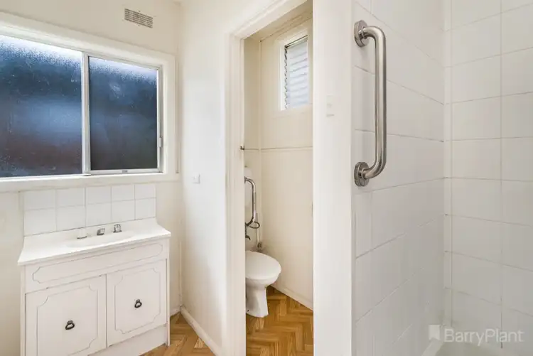 Fifth view of Homely unit listing, 2/26-28 Victoria Parade, Kilmore VIC 3764