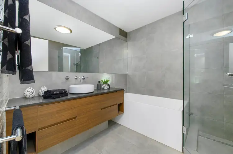 Sixth view of Homely apartment listing, 2/27 Queens Road, Melbourne VIC 3004