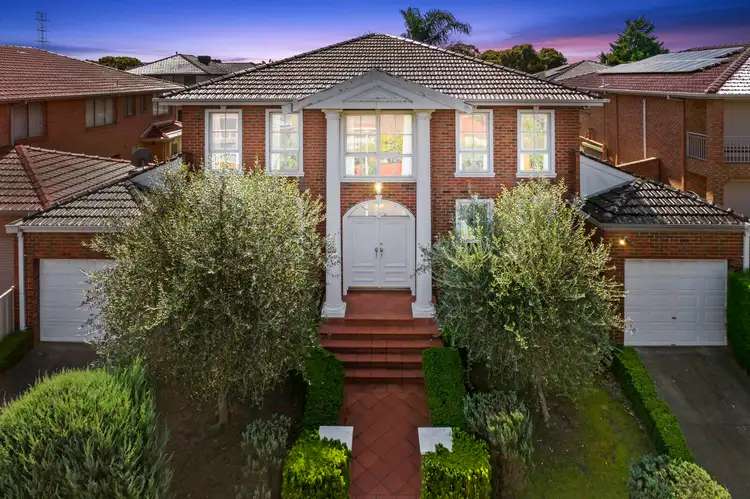 18 Schneider Crescent, Clarinda VIC 3169