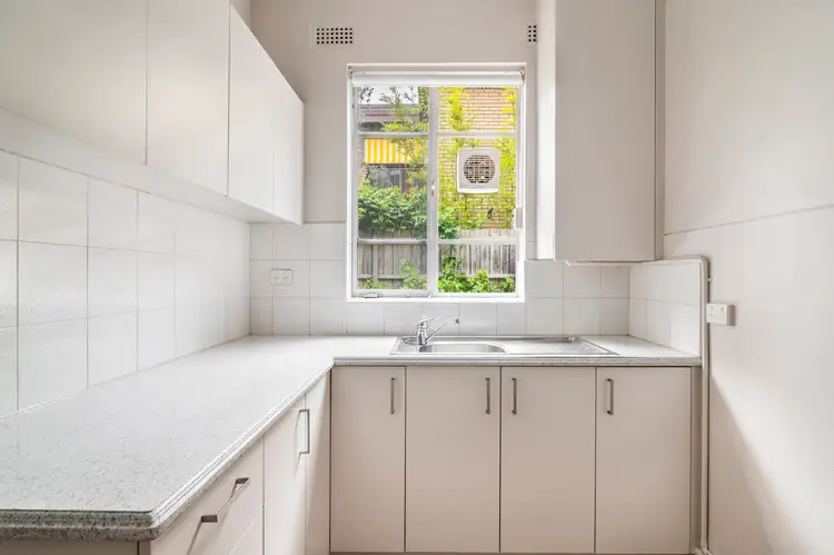Fourth view of Homely apartment listing, 2/12 Chastleton Avenue, Toorak VIC 3142