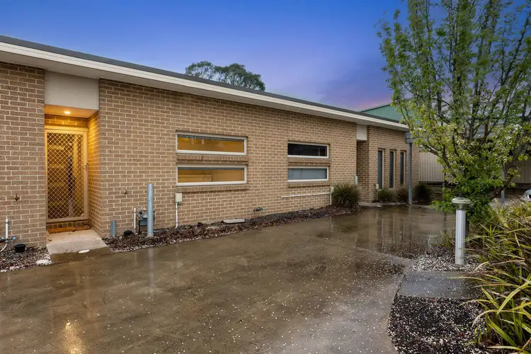 11 Ron Court, Canadian VIC 3350