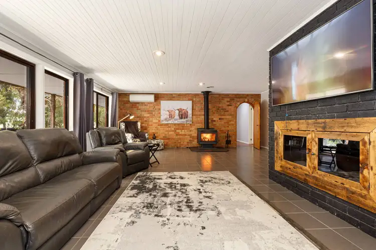 Second view of Homely house listing, 39 Stevenson Court, Haddon VIC 3351