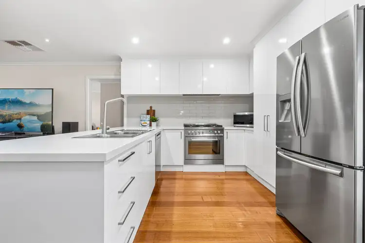 1 Caringal Court, Clayton South VIC 3169