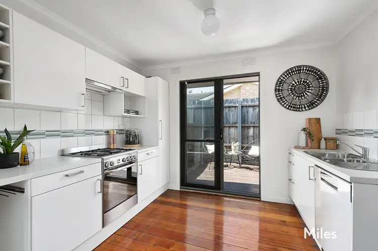 Fifth view of Homely unit listing, 4/11 Kenilworth Parade, Ivanhoe VIC 3079